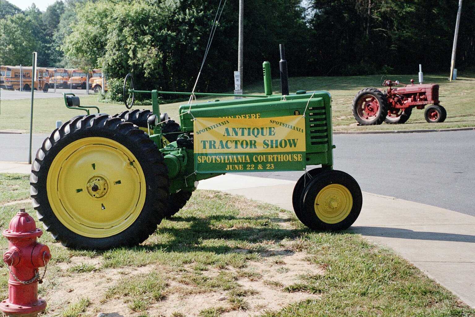 tractor1_web.jpg